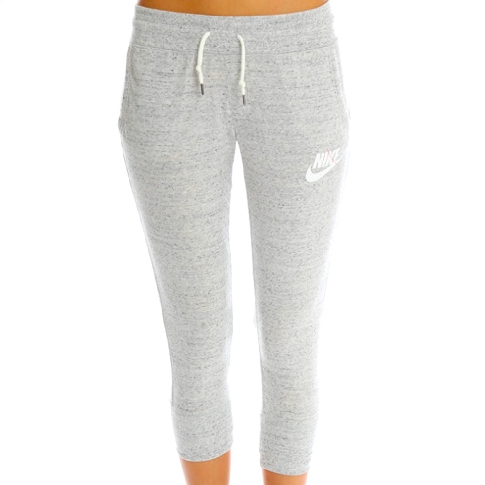 🖤 NIKE vintage sweatpant capris